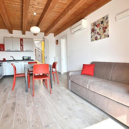 Red Apartment In Marciaga Di Costermano Eksteriør billede
